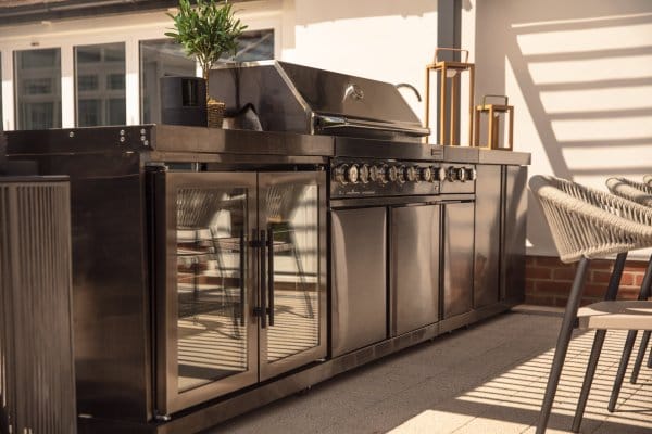 Outdoor Kitchens and Grills